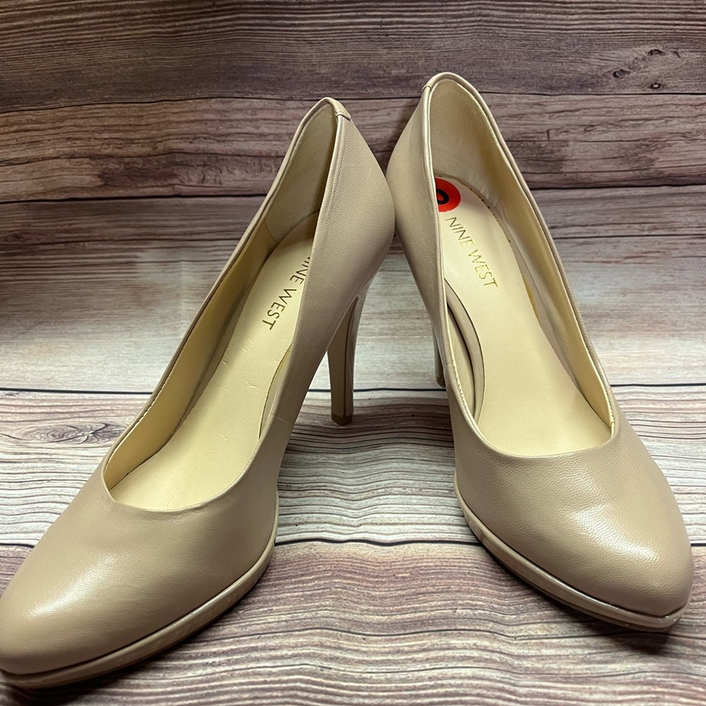 Tan Heel
